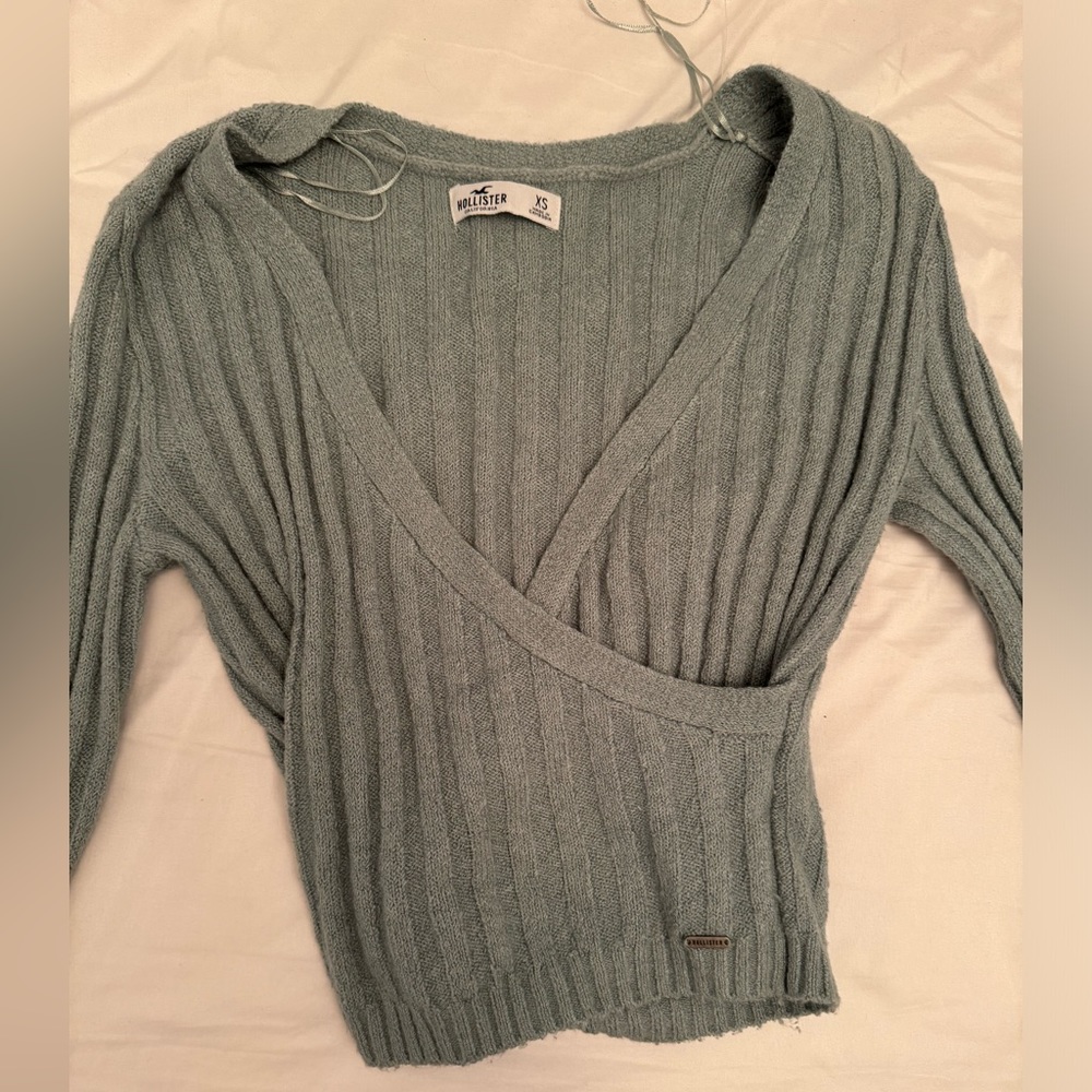 Hollister sage green xs wrap sweater